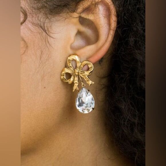 Gold Bow Earrings with Crystal Drop A1079 - Picture 1 of 4